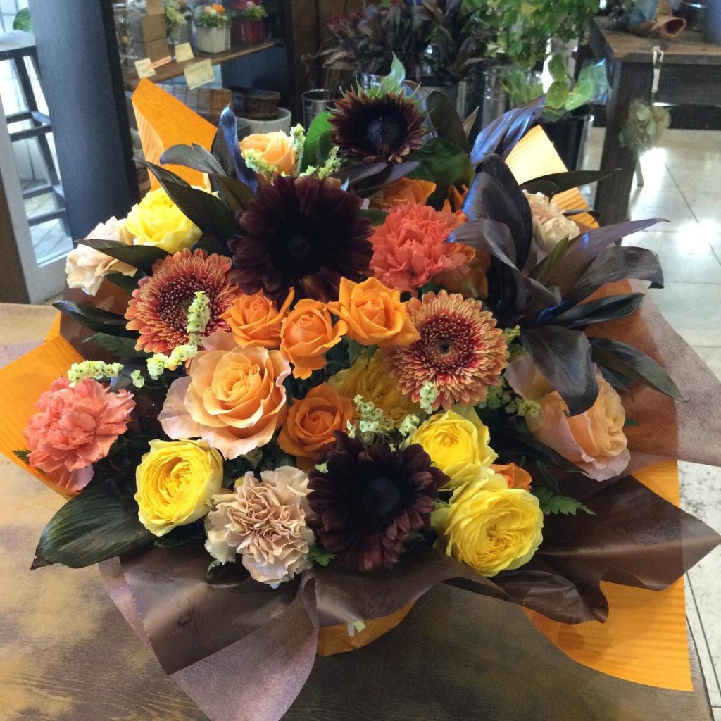 大人ハロウィンカラーのアレンジメント